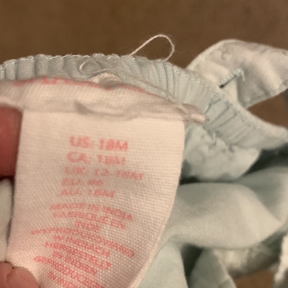 Bundle of 5 🤩 2 black jeans, 2 tops, 1 blue jeans. Size 18-24 month EUC - Picture 7 of 7